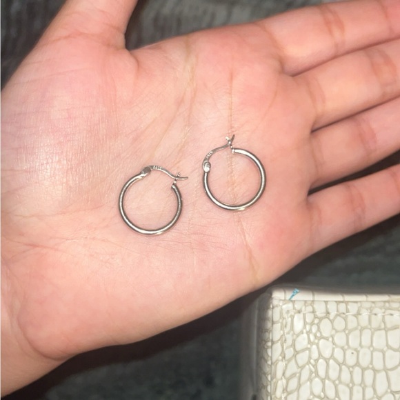 Sterling Silver earrings hoops - Picture 1 of 3